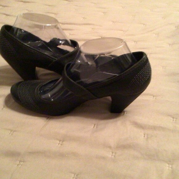 Madison Blake Heels - Black Leather Size 9.5 M - Picture 2 of 3